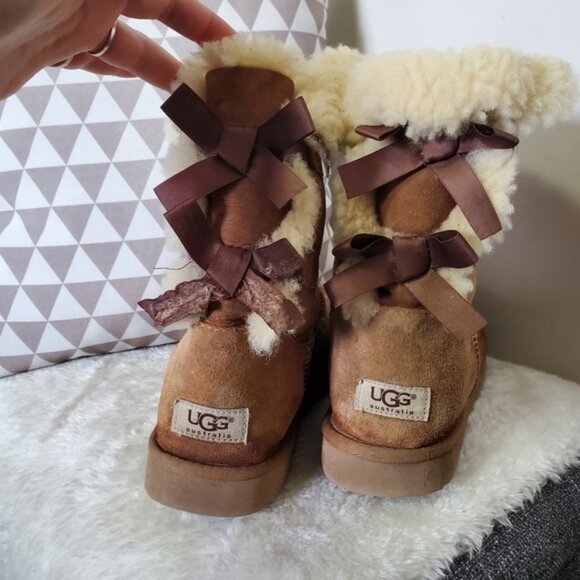 Ugg Bailey Velvet Bow Boot Chestnut Shearling Boots 9 - Picture 3 of 8